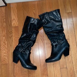 Black heeled boots